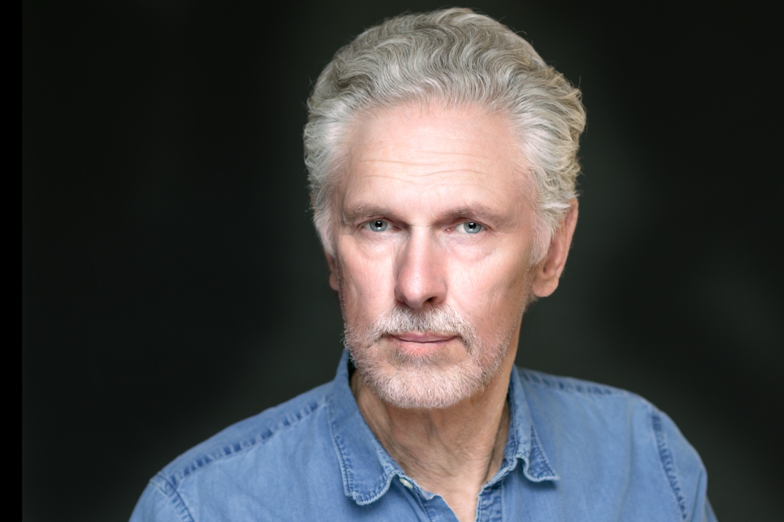 Oakland headshot portrait studio